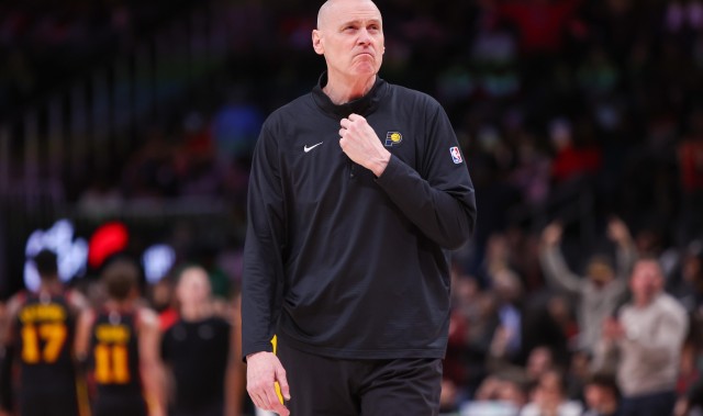 卡莱尔：哈利伯顿参加了所有的战术演练，演练中没有实际跑动