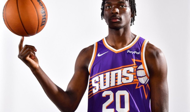 太阳官方：31号秀拉希尔-弗莱明因右膝酸痛被列为每日观察