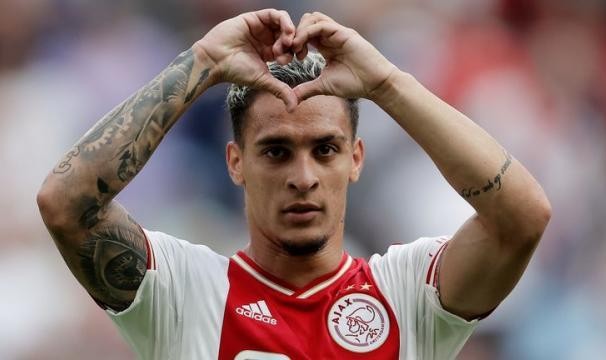 乐鱼娱乐在线登录入口-曼联官宣贾府飞翼 总价1亿欧的安东尼能值多少？