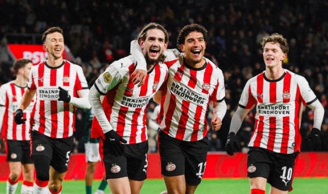 乐鱼娱乐在线登录入口-摧枯拉朽！埃因霍温豪取12连胜把荷甲踢成单机，多赛1场14分领跑